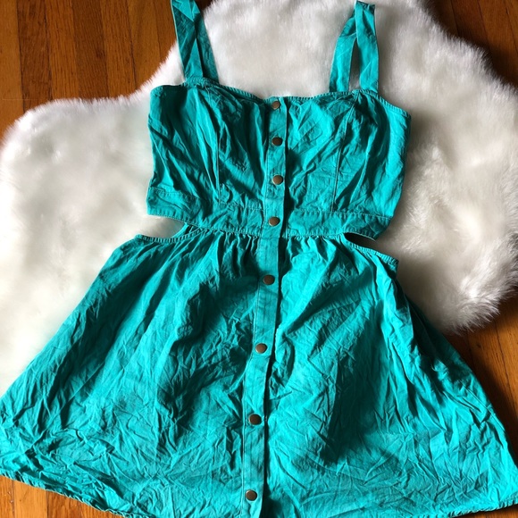 Tank, Cut Out, Mini Dress - Picture 2 of 4